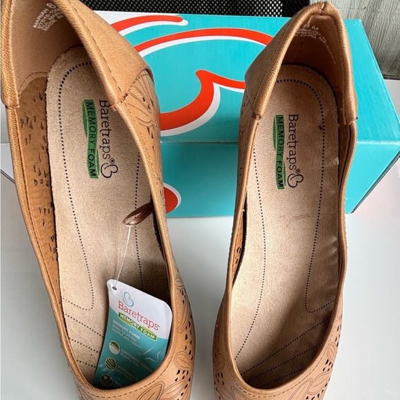 BareTraps Women's Brown Loafers - Picture 4 of 10